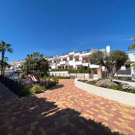 Impresionante Piso De Planta Baja Cerca Al Mar 아파트