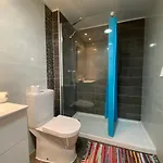 Impresionante Piso De Planta Baja Cerca Al Mar! 아파트