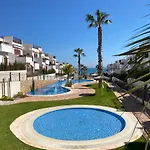 Impresionante Piso De Planta Baja Cerca Al Mar! 아파트 또레비에하