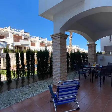 Impresionante Piso De Planta Baja Cerca Al Mar *