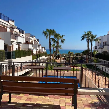 Impresionante Piso De Planta Baja Cerca Al Mar Torrevieja