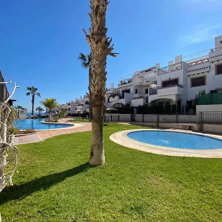Impresionante Piso De Planta Baja Cerca Al Mar * Torrevieja