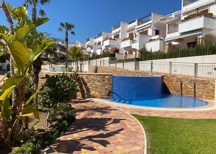 Impresionante Piso De Planta Baja Cerca Al Mar! Διαμέρισμα Τορεβιέχα