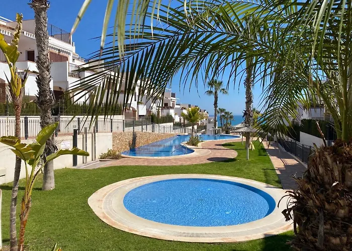 Impresionante Piso De Planta Baja Cerca Al Mar! Διαμέρισμα