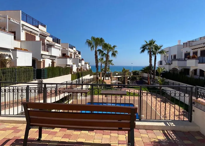 Impresionante Piso De Planta Baja Cerca Al Mar! Τορεβιέχα