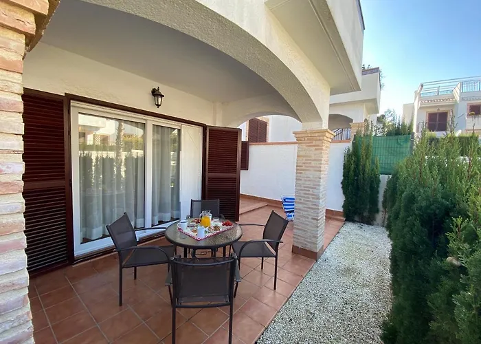 Impresionante Piso De Planta Baja Cerca Al Mar! *